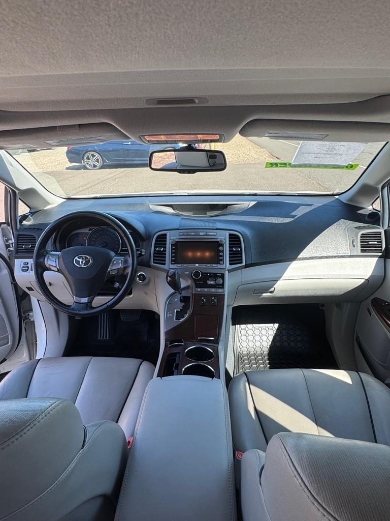 Toyota Venza LE V6 AWD 2012