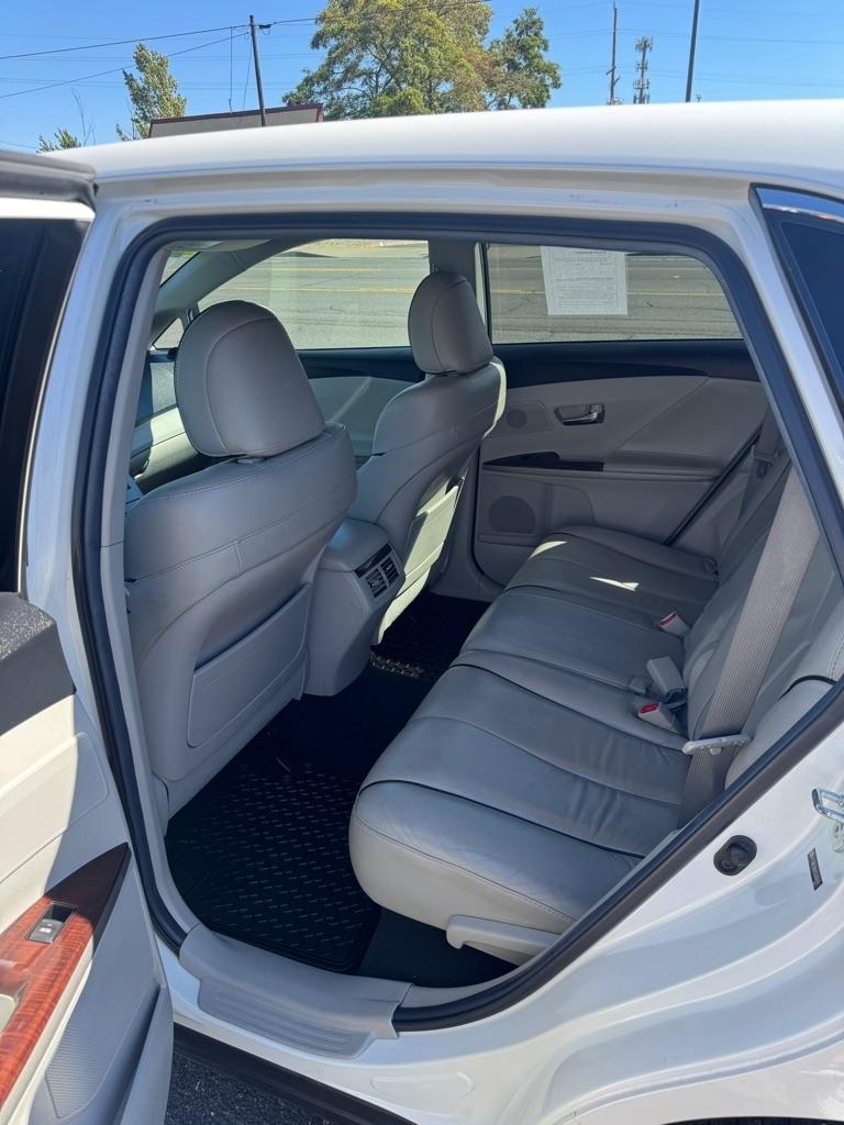 Toyota Venza LE V6 AWD 2012