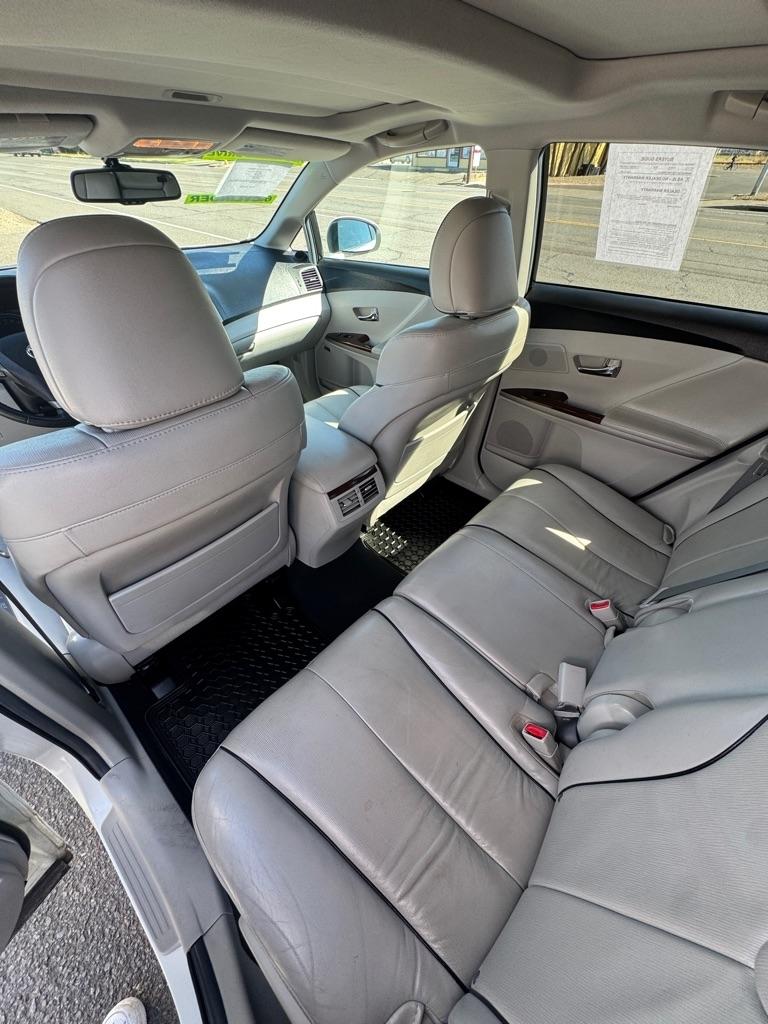 Toyota Venza LE V6 AWD 2012