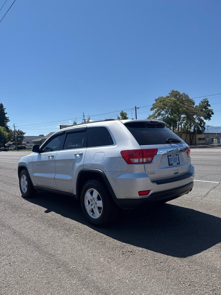 Jeep Grand Cherokee Laredo 4WD 2011