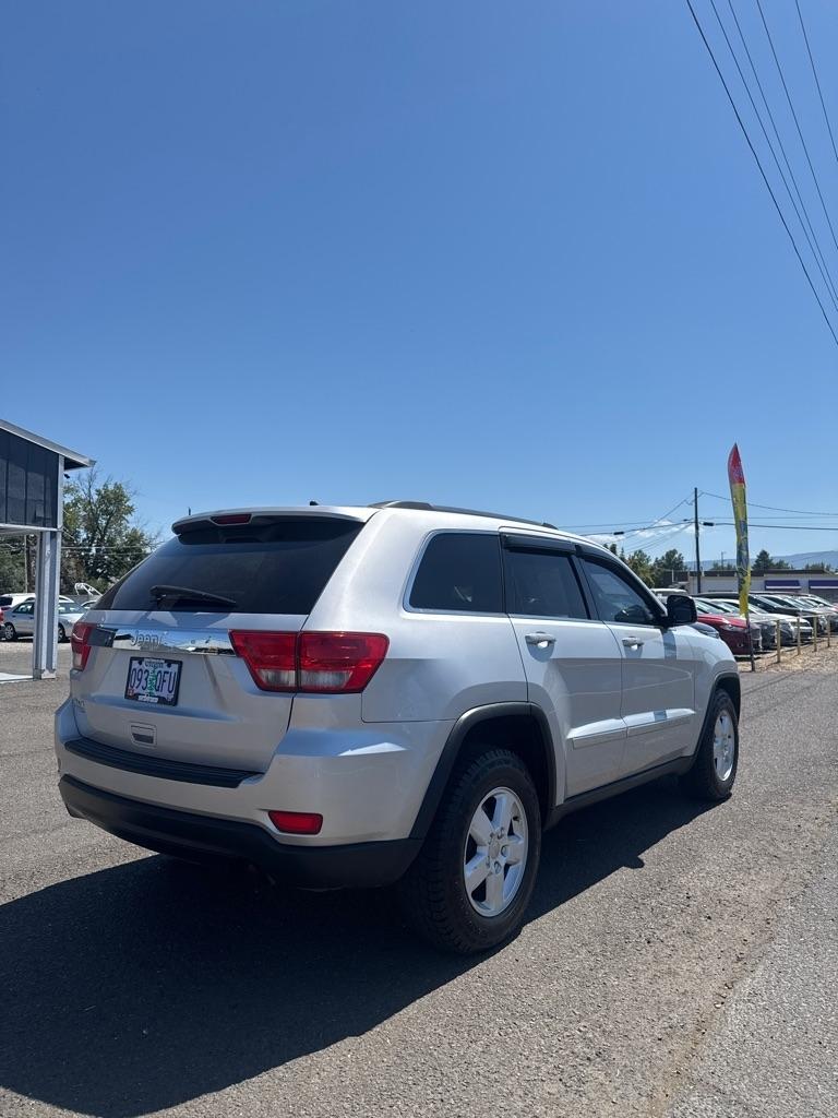 Jeep Grand Cherokee Laredo 4WD 2011