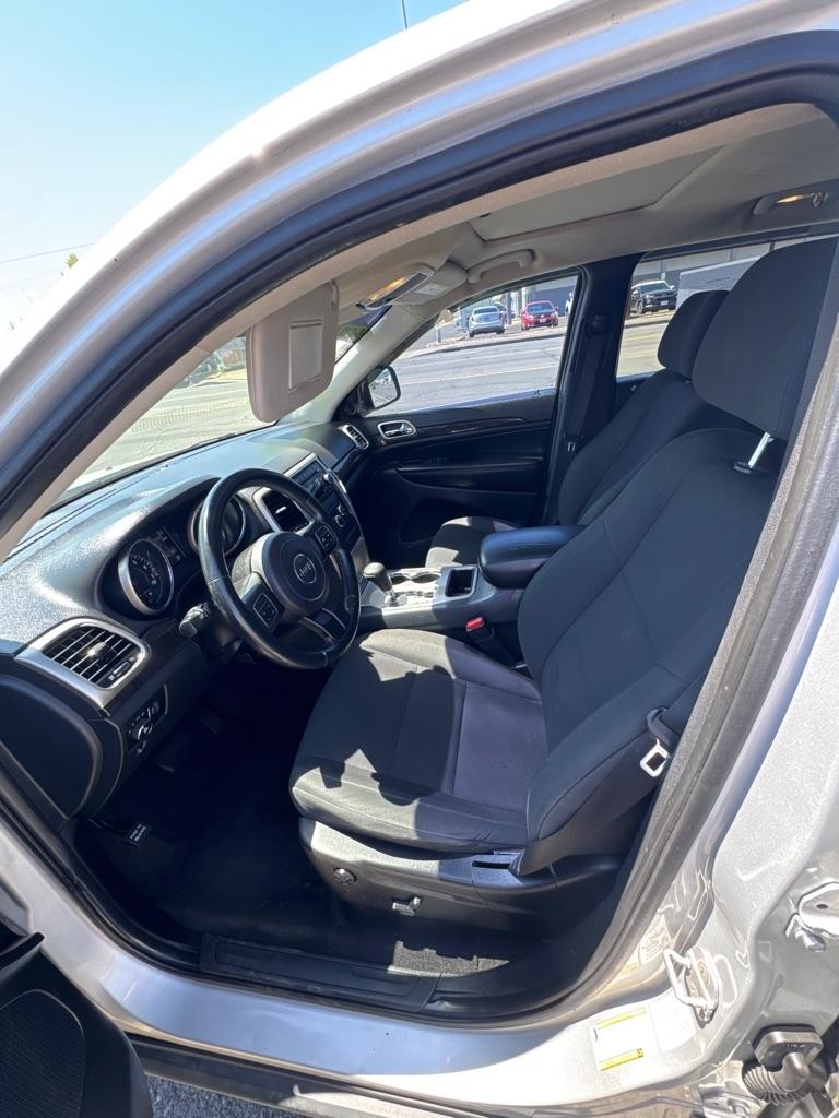 Jeep Grand Cherokee Laredo 4WD 2011