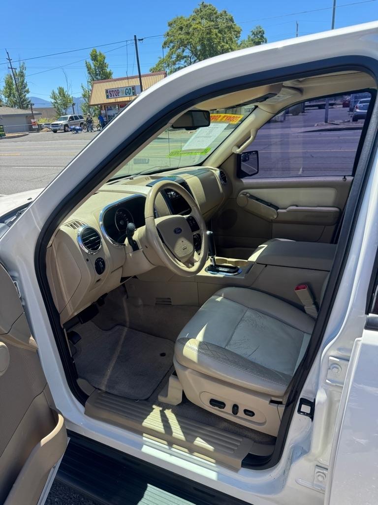 Ford Explorer XLT 4.0L 2WD 2008