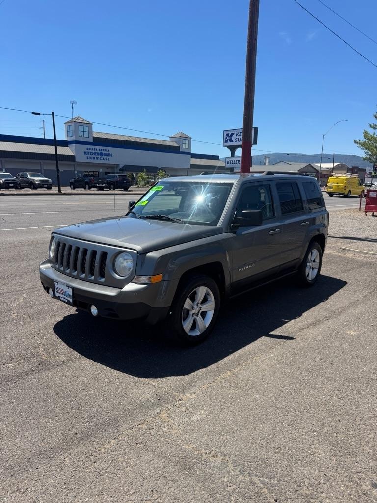 Jeep Patriot Latitude 2WD 2012