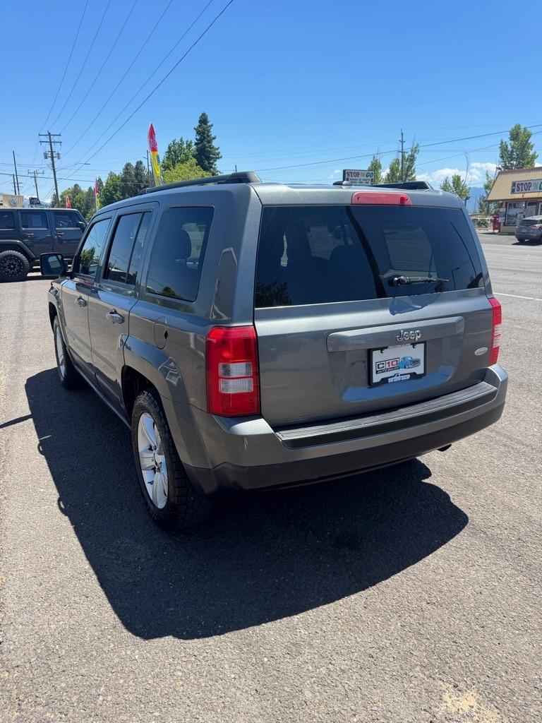 Jeep Patriot Latitude 2WD 2012