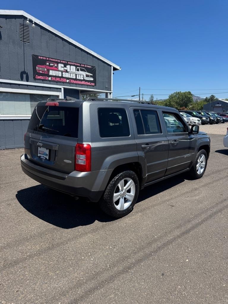 Jeep Patriot Latitude 2WD 2012