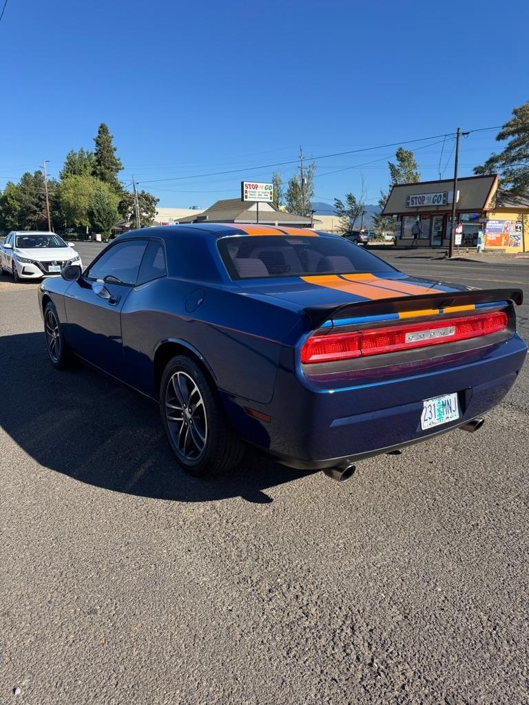 Dodge Challenger SE 2010
