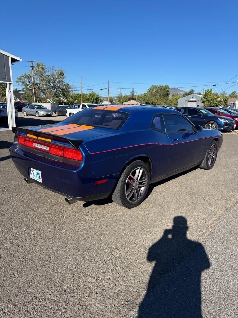 Dodge Challenger SE 2010