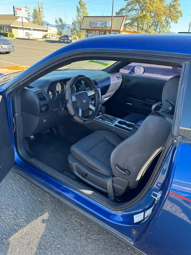 Dodge Challenger SE 2010
