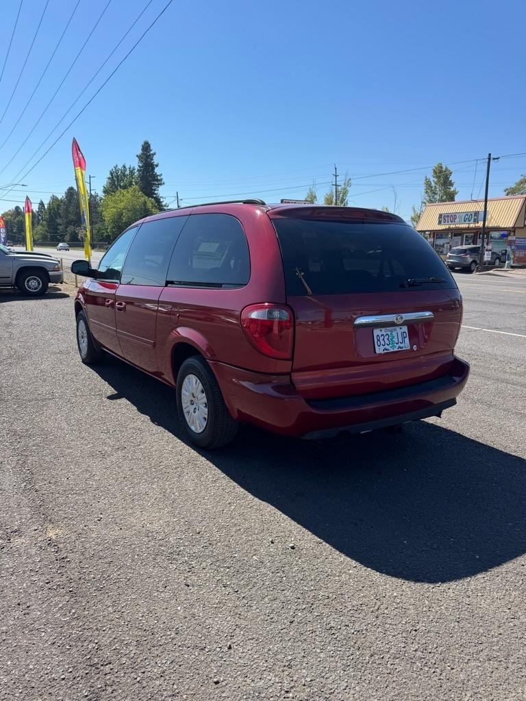 Chrysler Town & Country LX 2006