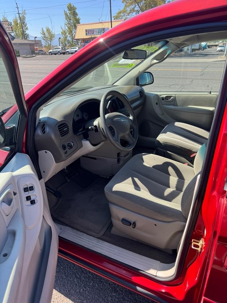 Chrysler Town & Country LX 2006
