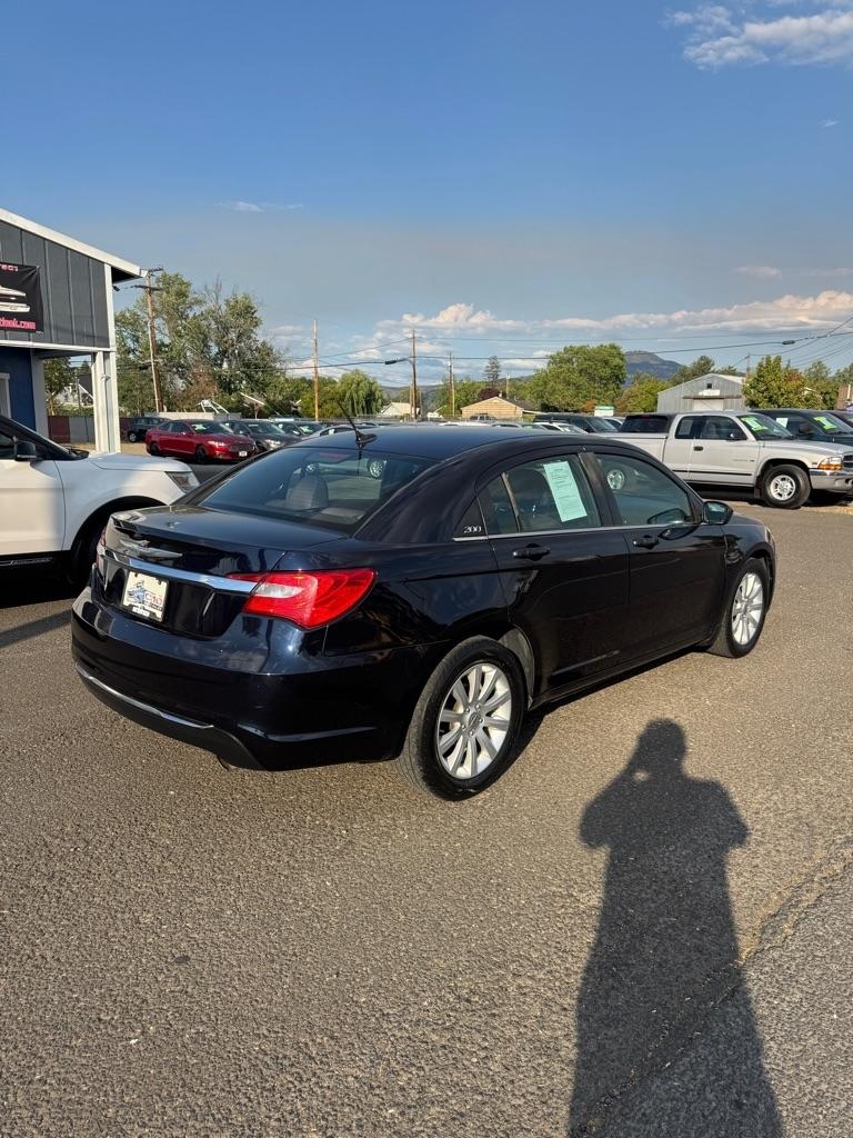 Chrysler 200 Touring 2012