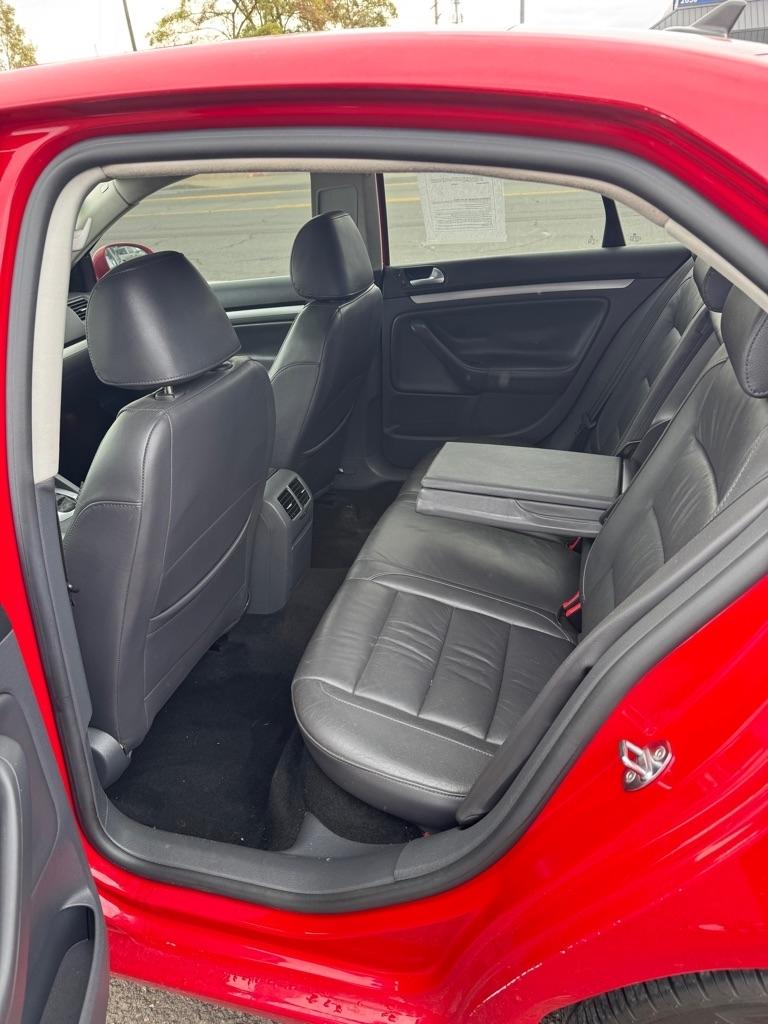 Volkswagen Jetta 2.5L w/ Pkg. 2 & Sunroof 2007