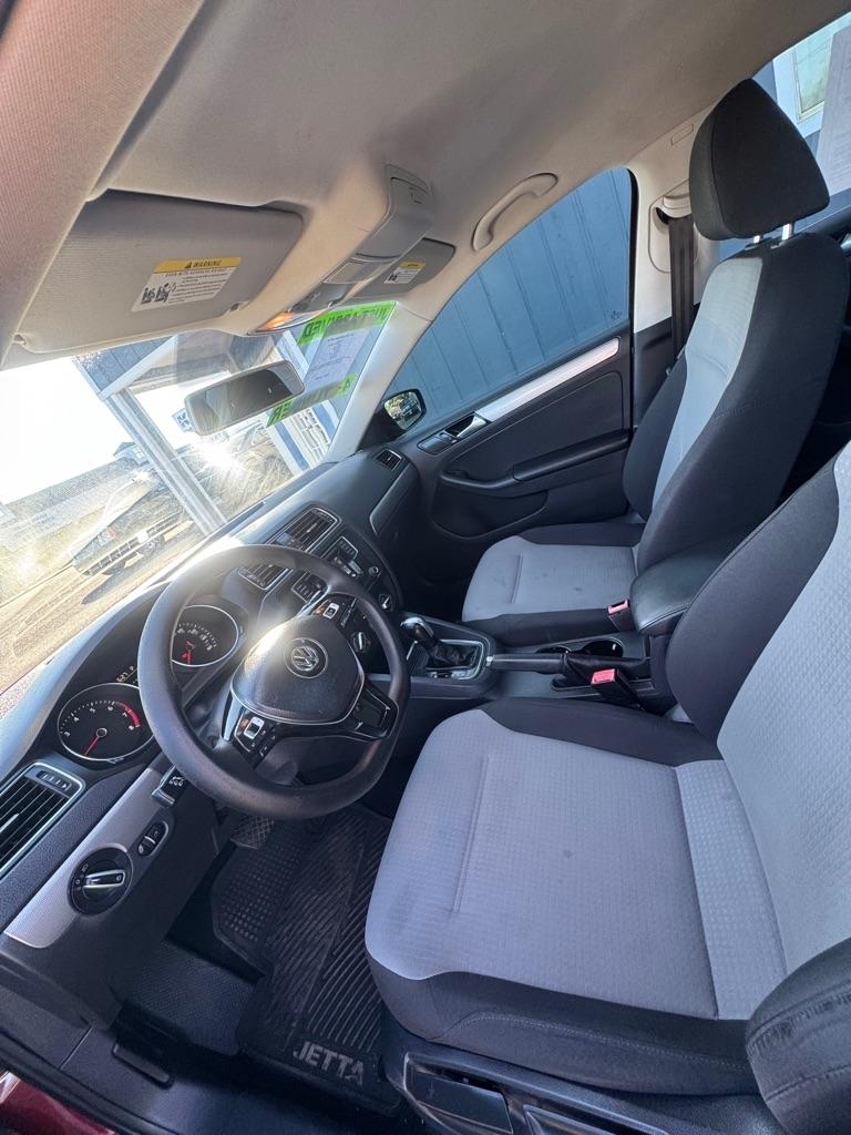 Volkswagen Jetta 1.4T S 6A 2017