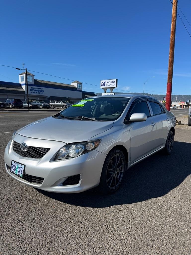 Toyota Corolla Base 4-Speed AT 2009