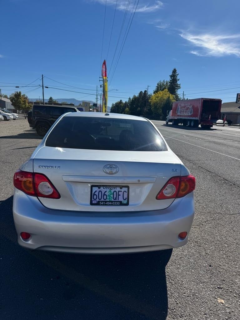 Toyota Corolla Base 4-Speed AT 2009