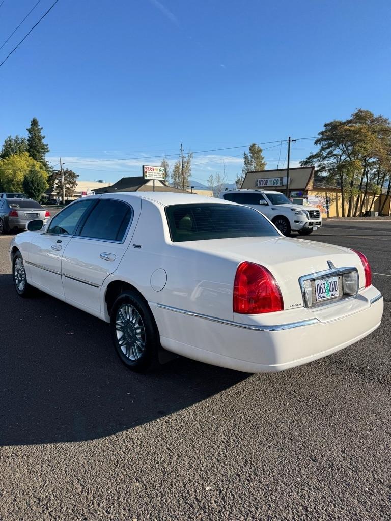 Lincoln Town Car Signature Limited 2008