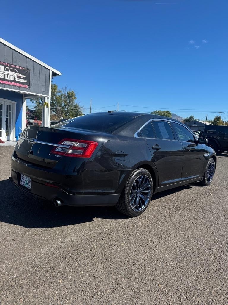 Ford Taurus Limited FWD 2013