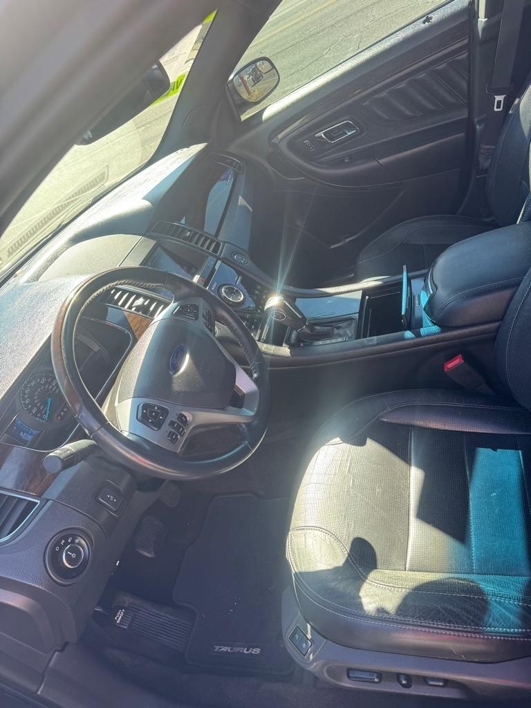 Ford Taurus Limited FWD 2013