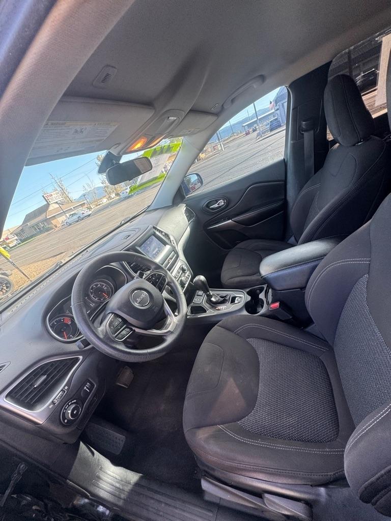 Jeep Cherokee Latitude FWD 2019