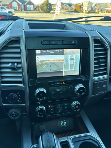 Ford F-150 Platinum 4WD SuperCrew 5.5' Box 2016