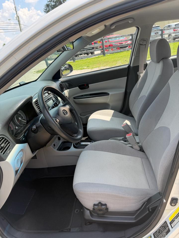Hyundai Accent GLS 4-Door 2009