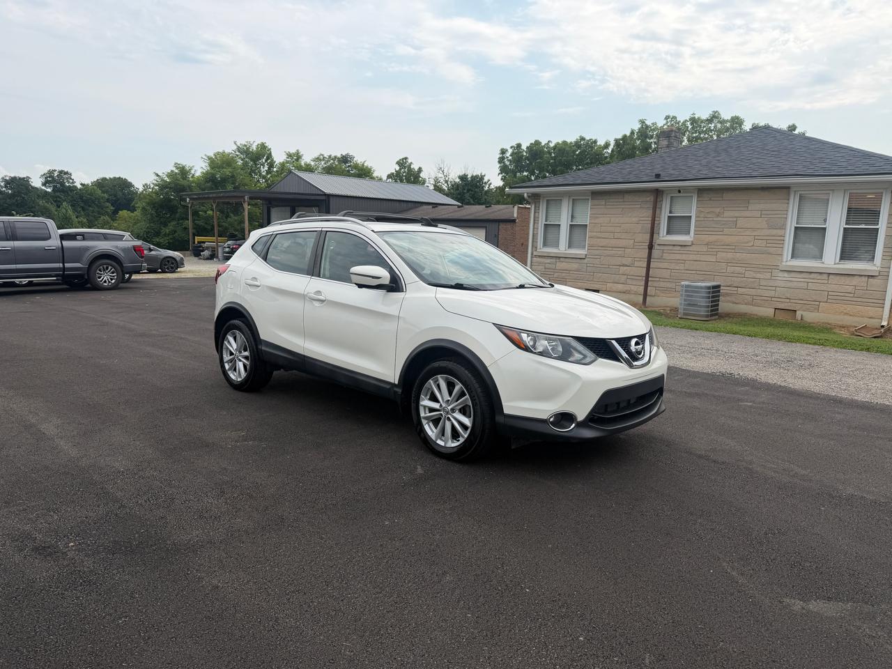 Nissan Rogue Sport SV 4D SUV AWD 2017