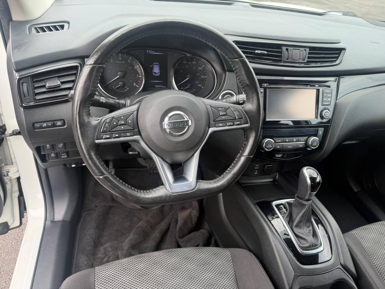 Nissan Rogue Sport SV 4D SUV AWD 2017