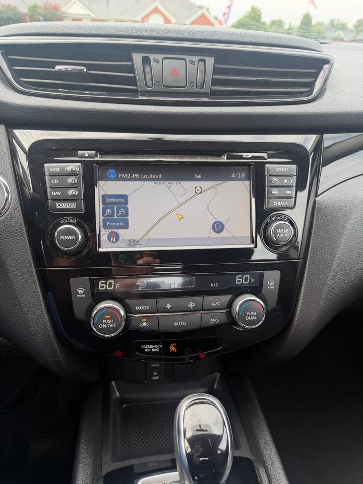 Nissan Rogue Sport SV 4D SUV AWD 2017