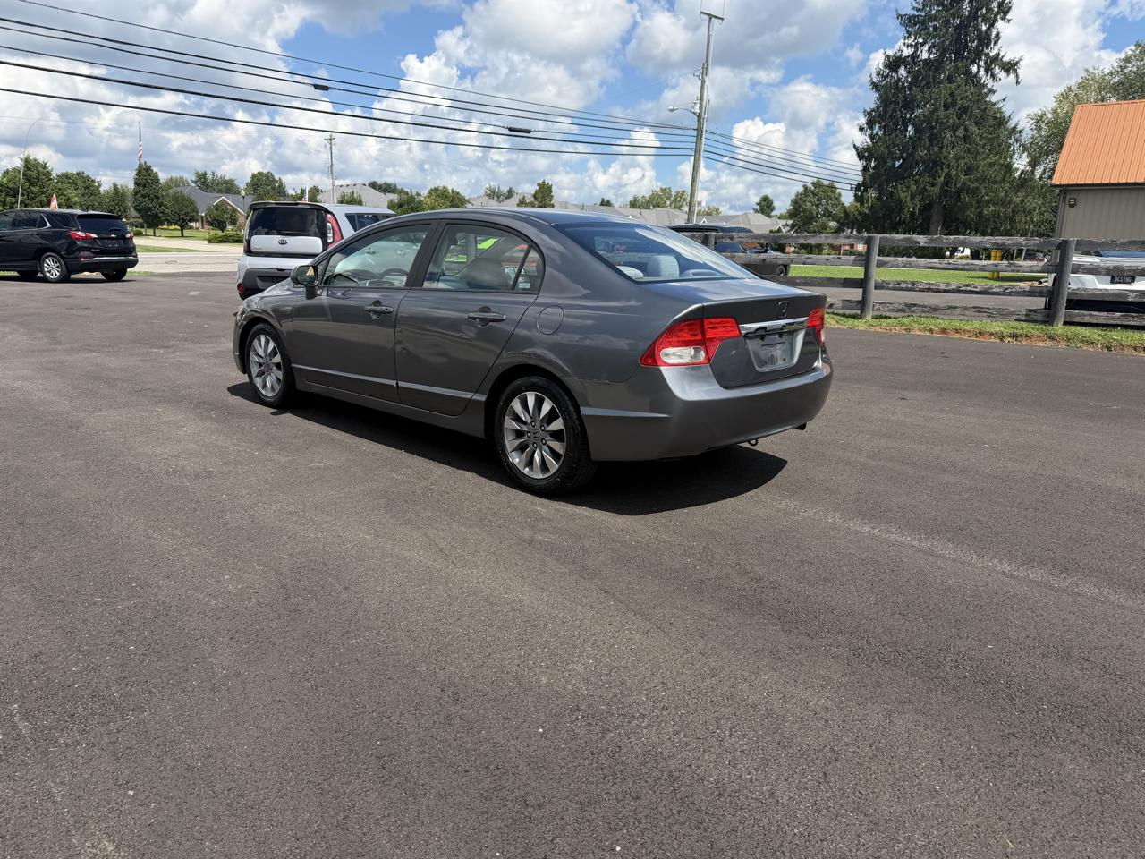 Honda Civic EX Sedan 5-Speed AT 2009