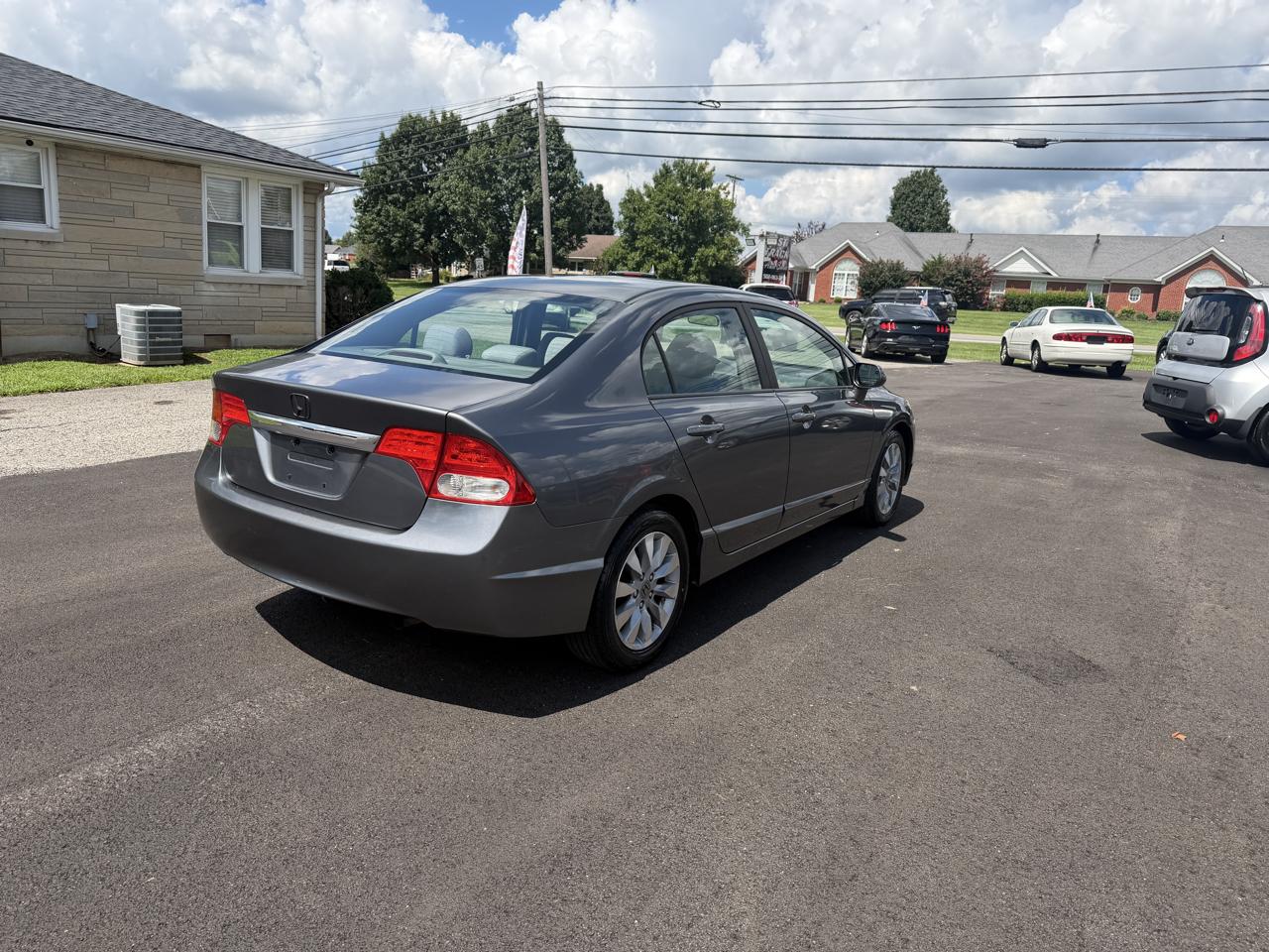 Honda Civic EX Sedan 5-Speed AT 2009