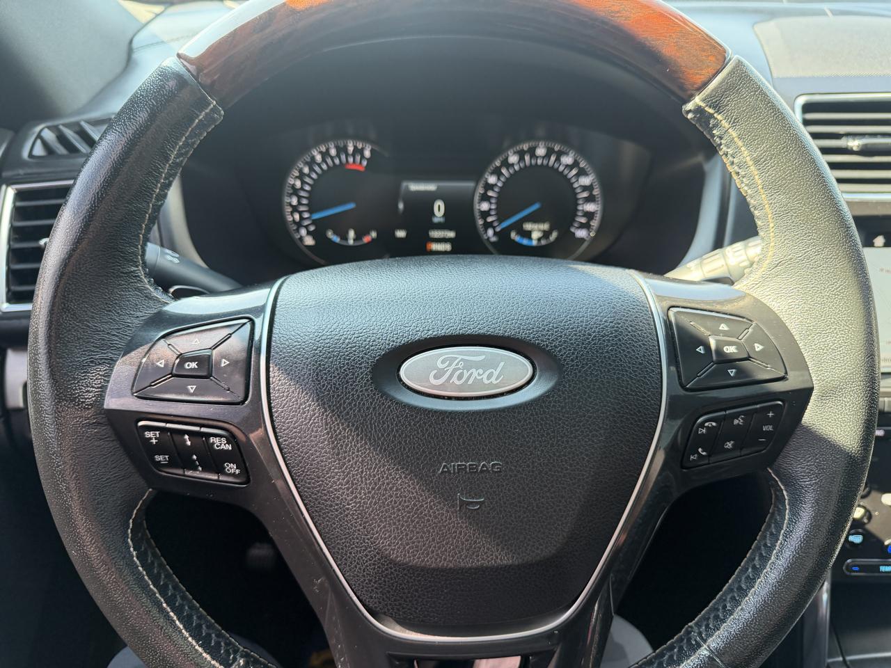 Ford Explorer Platinum AWD 2019