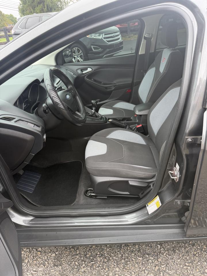 Ford Focus SE Sedan 2015