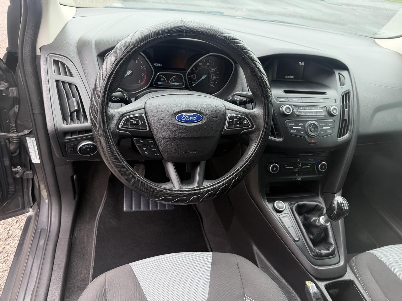 Ford Focus SE Sedan 2015