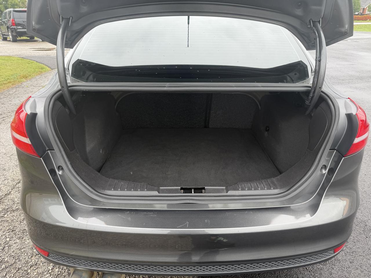 Ford Focus SE Sedan 2015