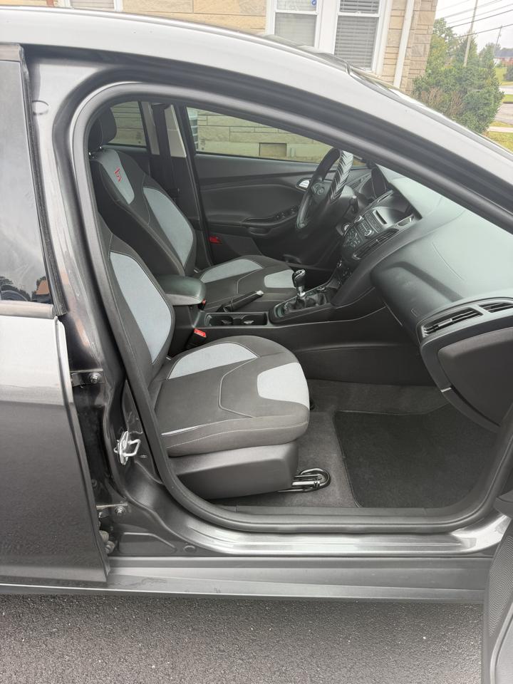 Ford Focus SE Sedan 2015