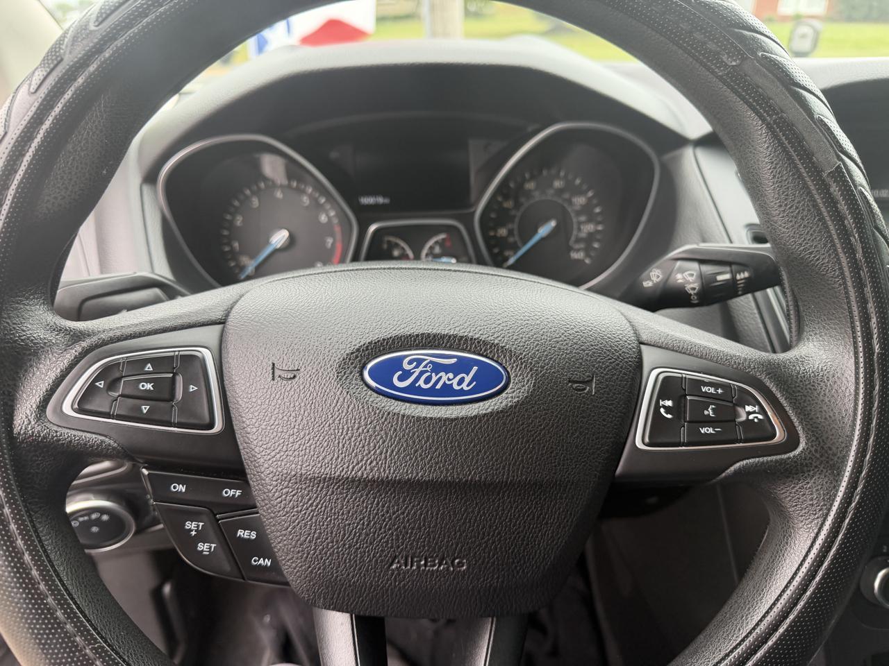 Ford Focus SE Sedan 2015