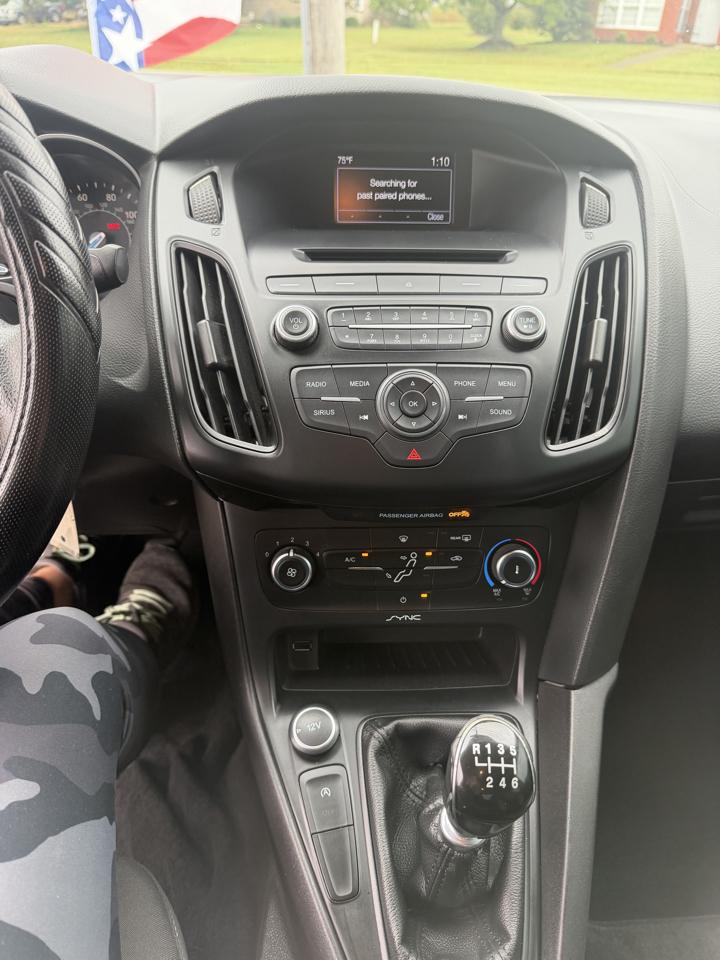 Ford Focus SE Sedan 2015