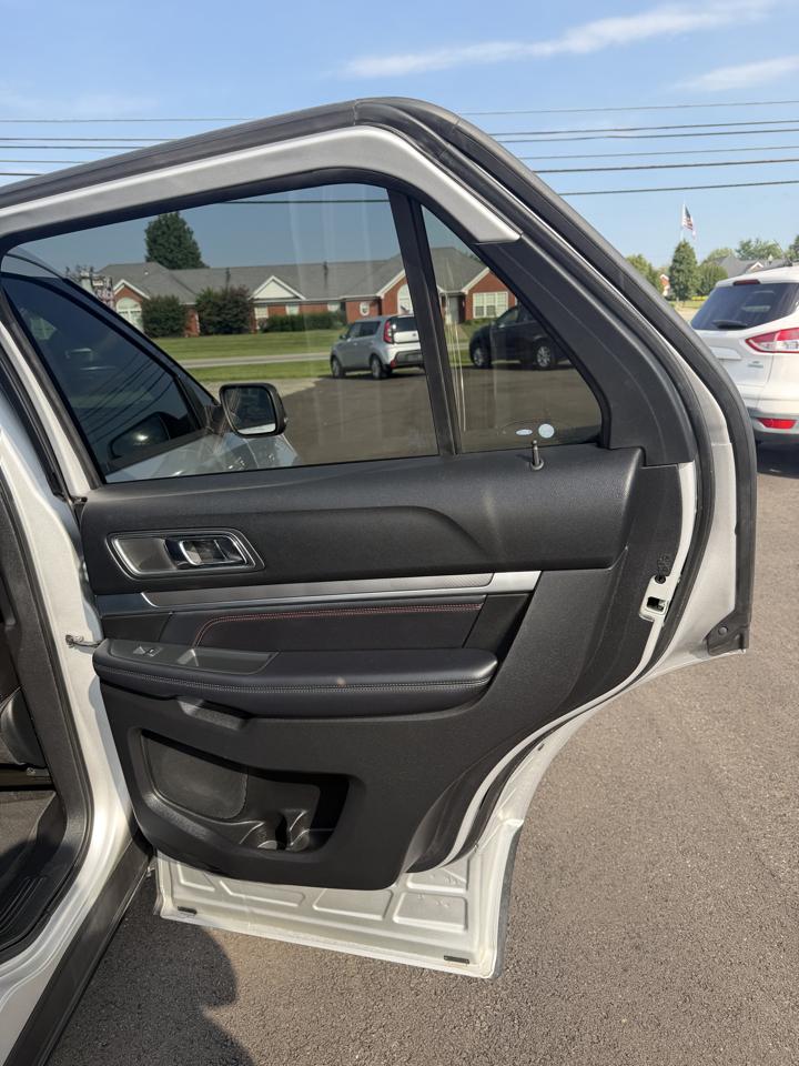 2018 Ford Explorer Sport - Photo 19