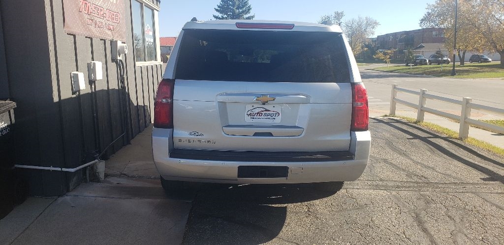 Chevrolet Suburban  2017