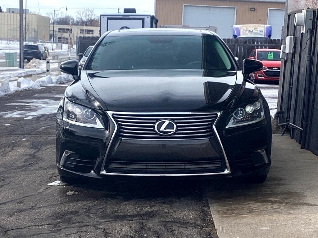 Lexus LS 460  2015