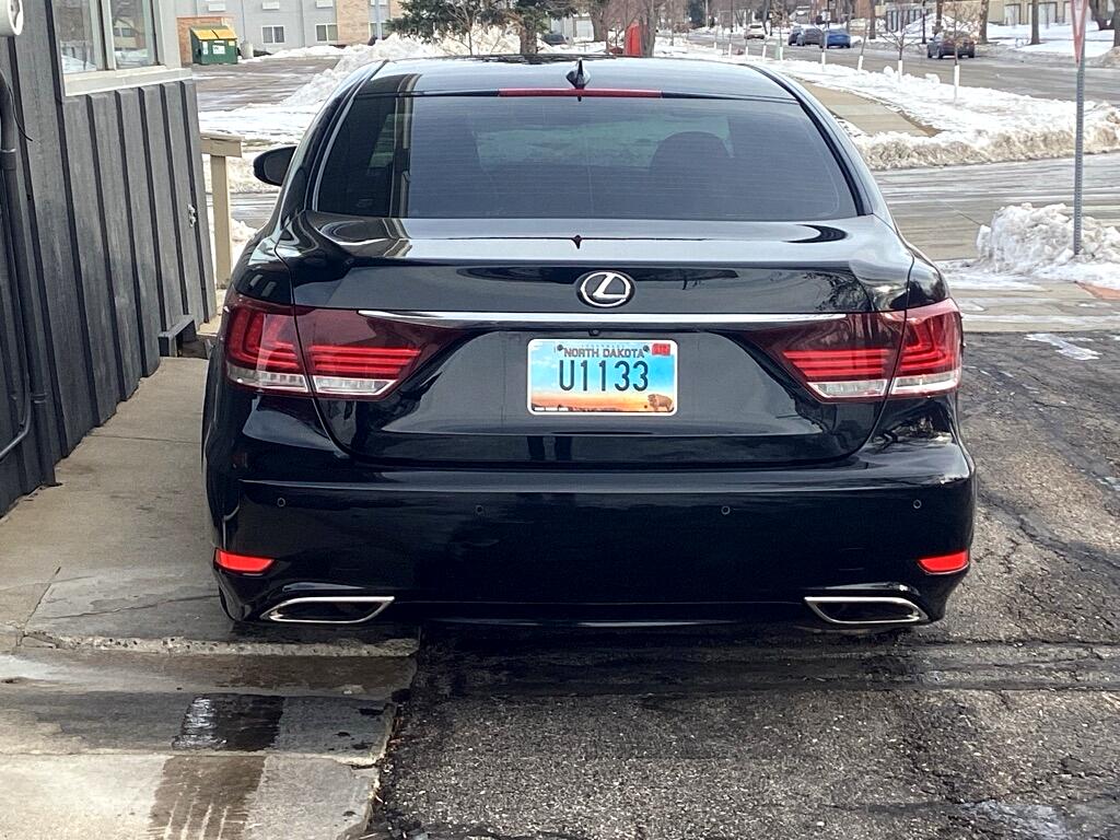 Lexus LS 460  2015