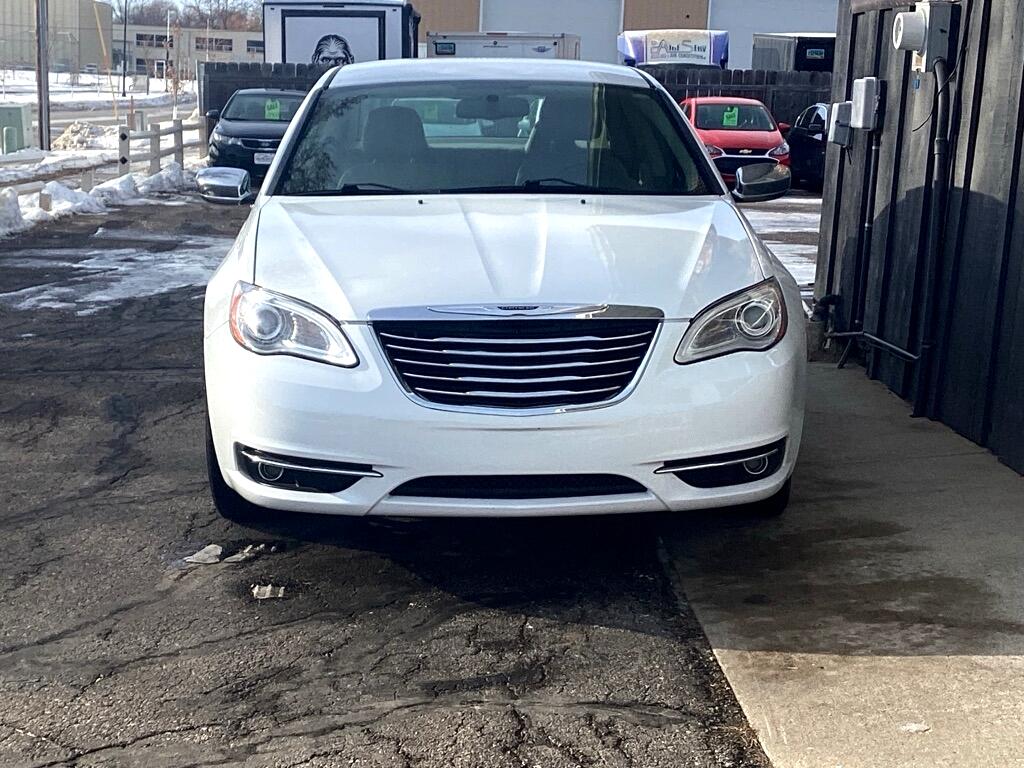 Chrysler 200  2014