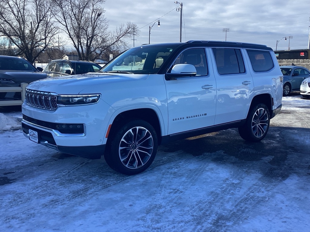 2022 Jeep Grand Wagoneer Series III's photo