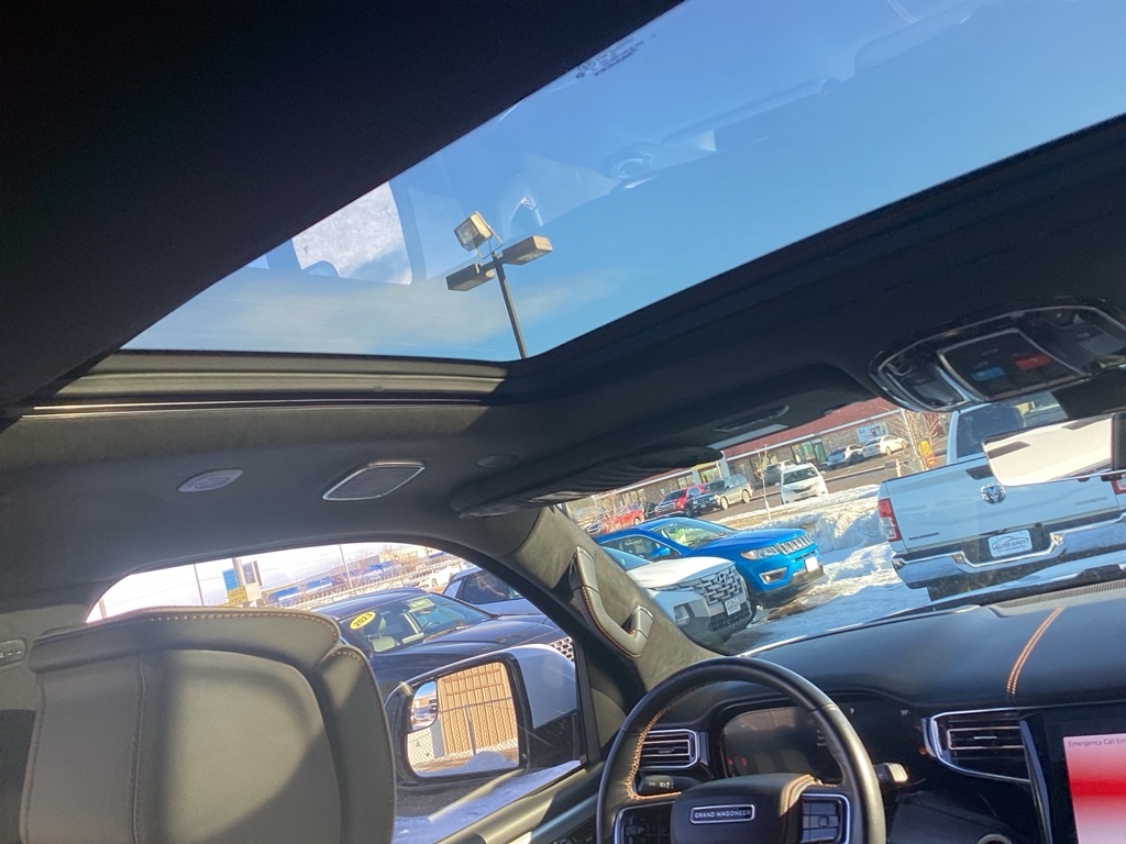 Jeep Grand Wagoneer  2022