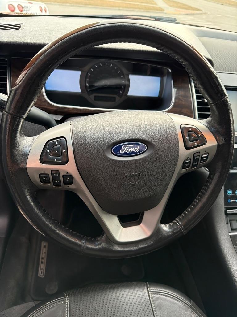 Ford Taurus  2015