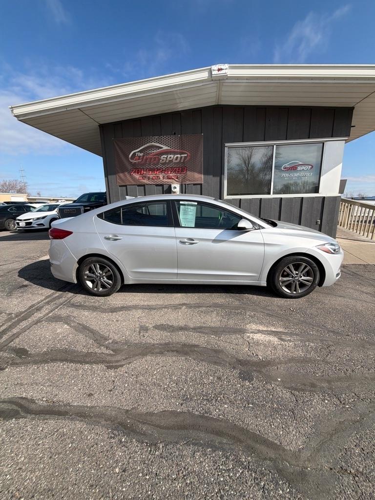 Hyundai Elantra  2018