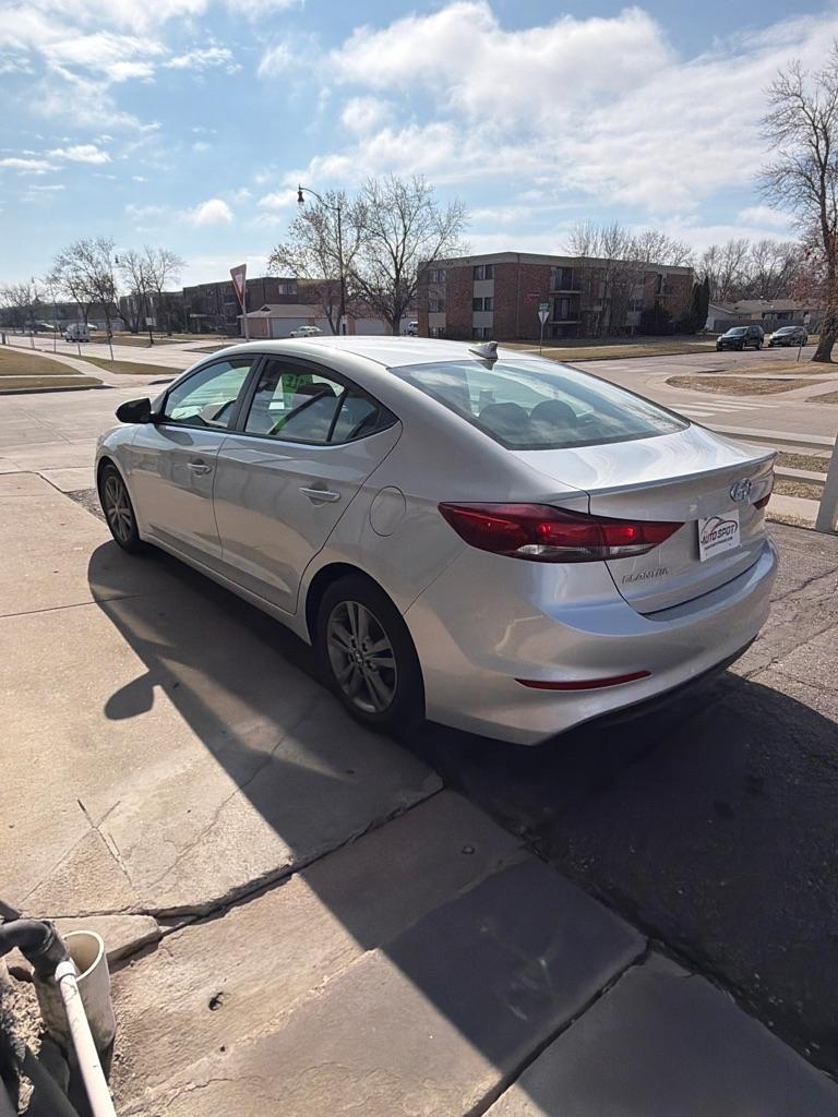 Hyundai Elantra  2018