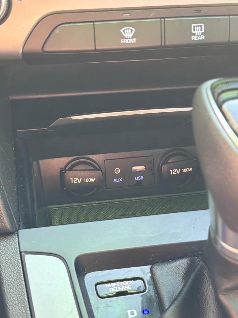 Hyundai Elantra  2018