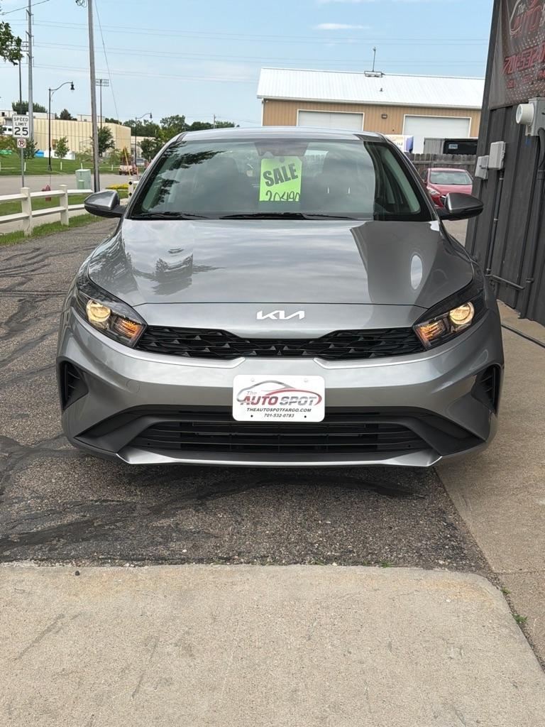 2023 Kia Forte LXS AT's photo